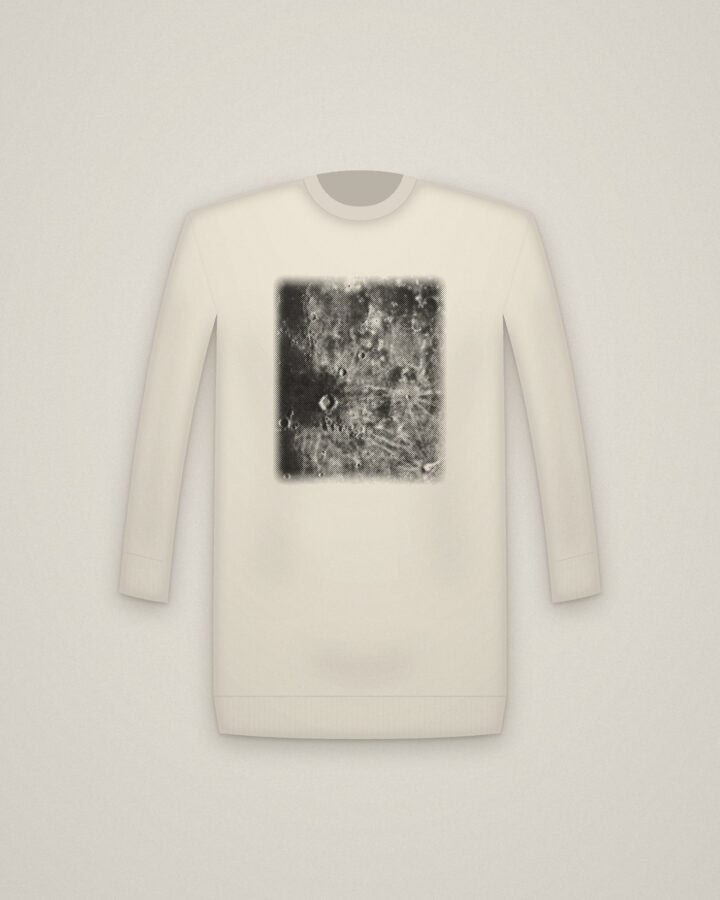 Lunar Plate Crewneck in Natural, Photographie Lunaire: Copernic, Képler, Aristarque printed in halftone